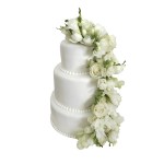 Tort weselny biały wzór Tzk01 | wodospad z białych kwiatów, róże i frezje