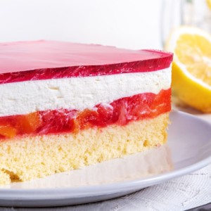 Ciasto Śmietanowiec z galaretką