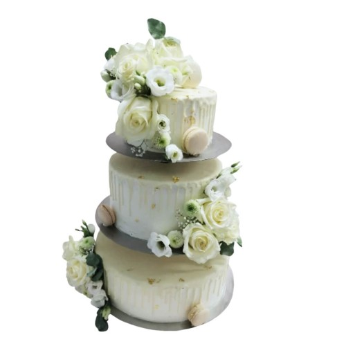 Tort weselny na stelażu wzór Tzk16 | Drip Cake z makaronikami, kwiatami i złotem